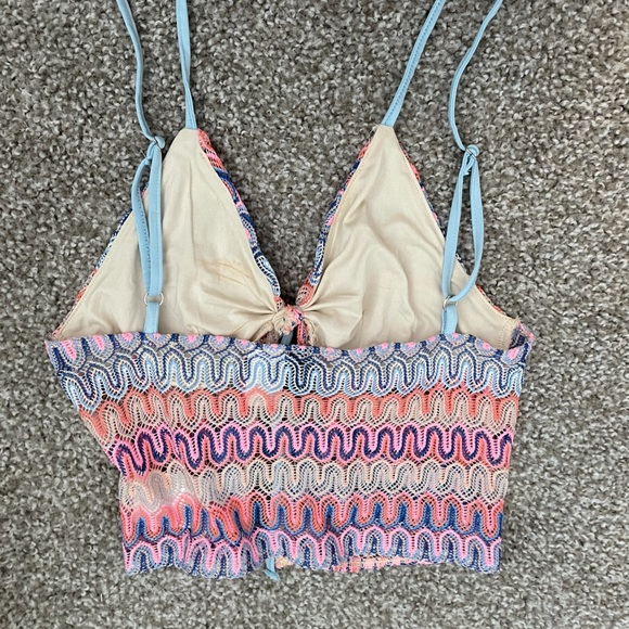 H&M cute crop top - Picture 3 of 3